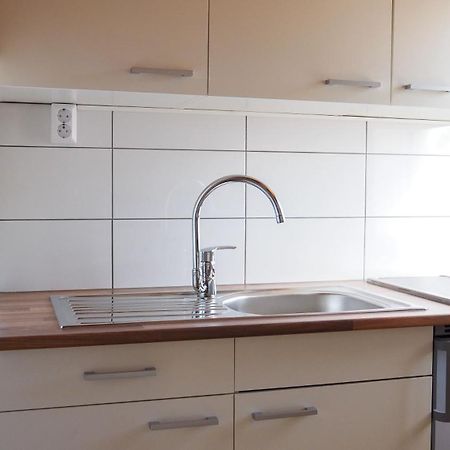 Komplett Laegenhet Med Sjoeutsikt Malmon Buitenkant foto
