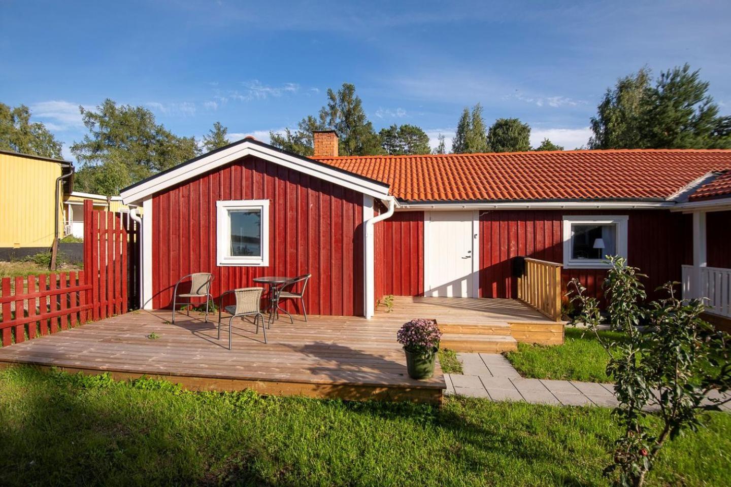 Komplett Laegenhet Med Sjoeutsikt Malmon Buitenkant foto