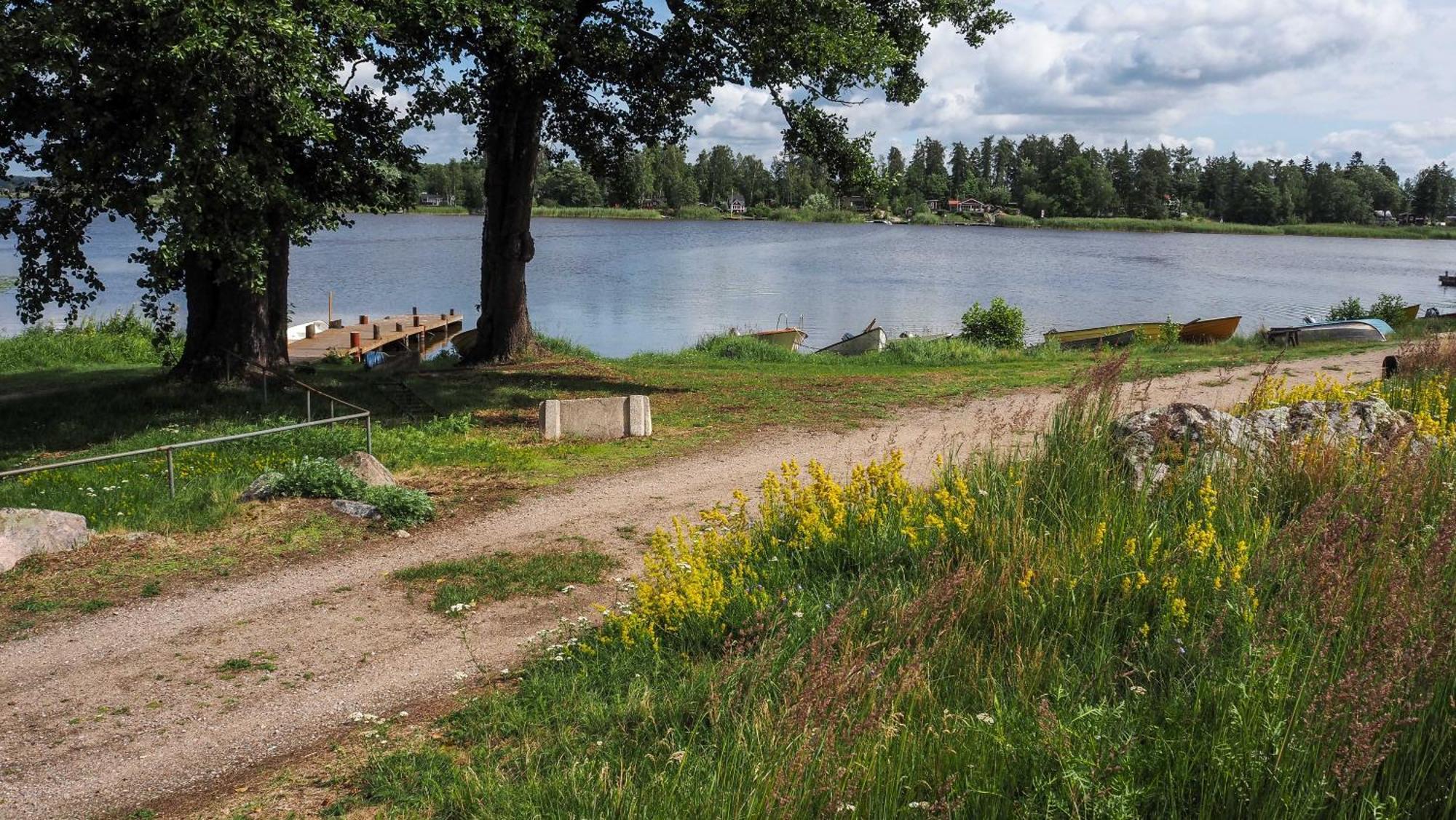 Komplett Laegenhet Med Sjoeutsikt Malmon Buitenkant foto